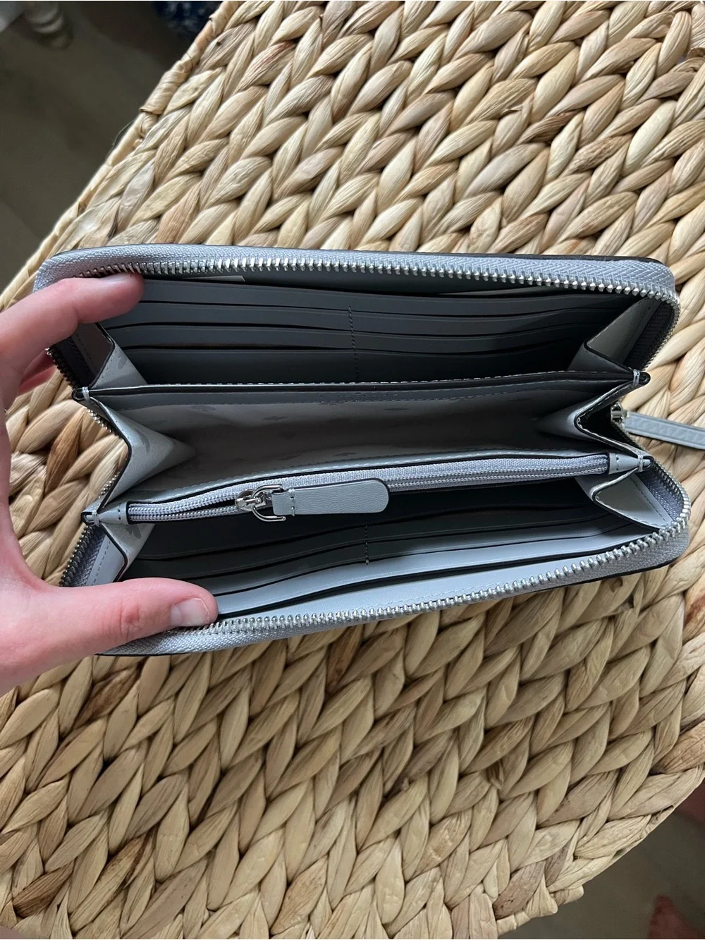 kate spade Pebbled Zip-Around Wallet in Light Gray
